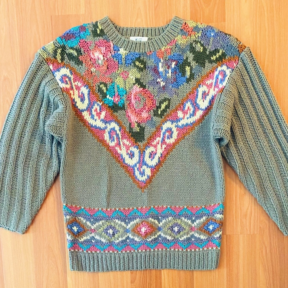 Vintage 90s chunky floral acrylic and wool sweater